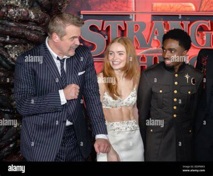 Caleb McLaughlin & Sadie Sink at Golden Globes 2018 Stranger things