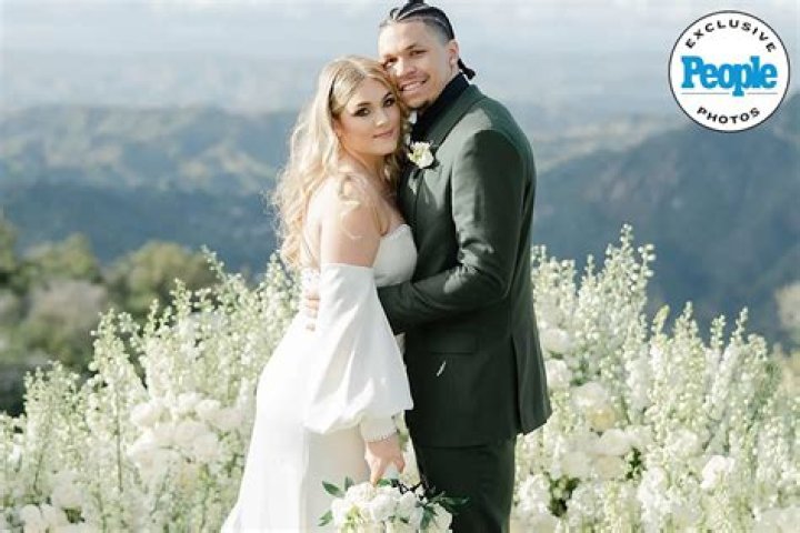 Is Angela Watson Married?