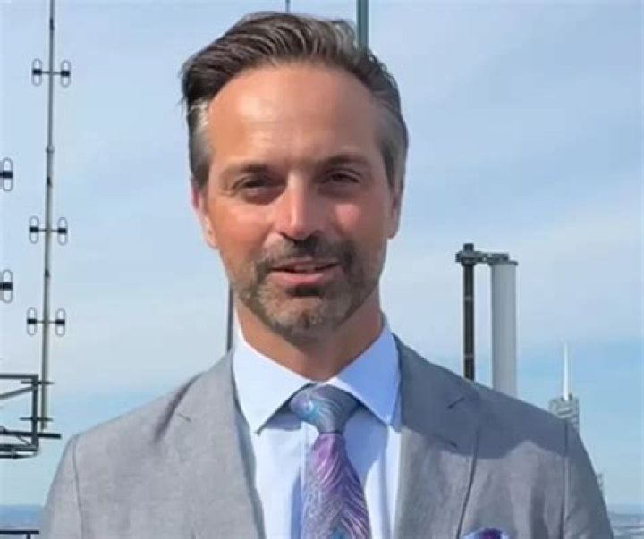 Nick Hounslow’s biography age, height, partner, movies and TV shows