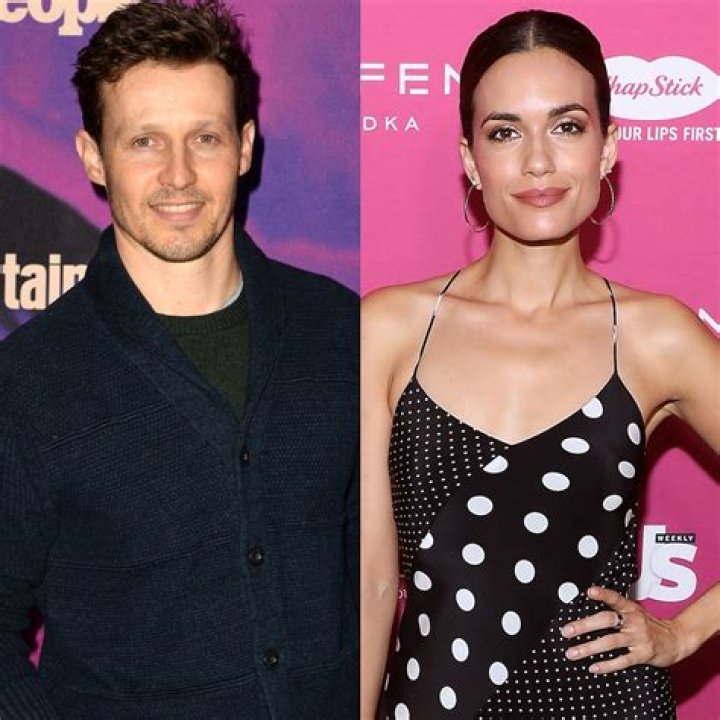 Who Is Will Estes Married To?