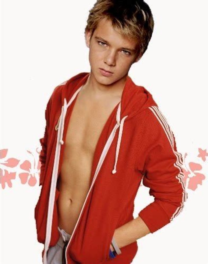 young max thieriot max thieriot Photo (17000530) Fanpop